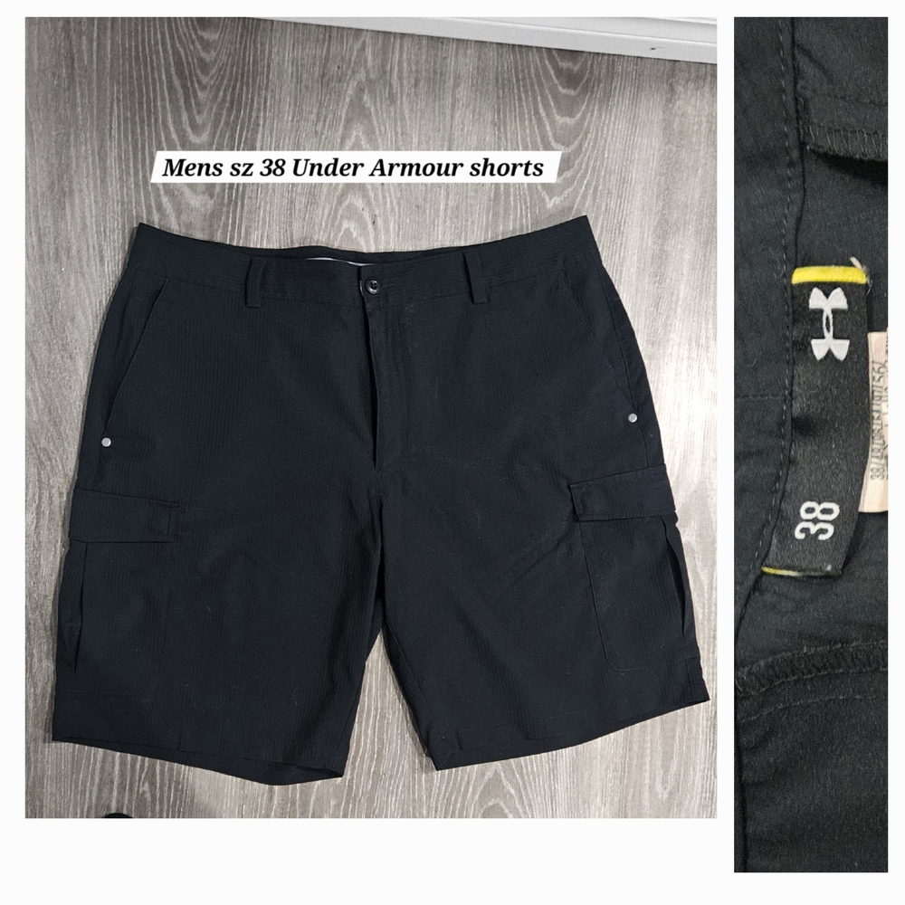 Under Armour Men's Black Shorts Size 38 Euc